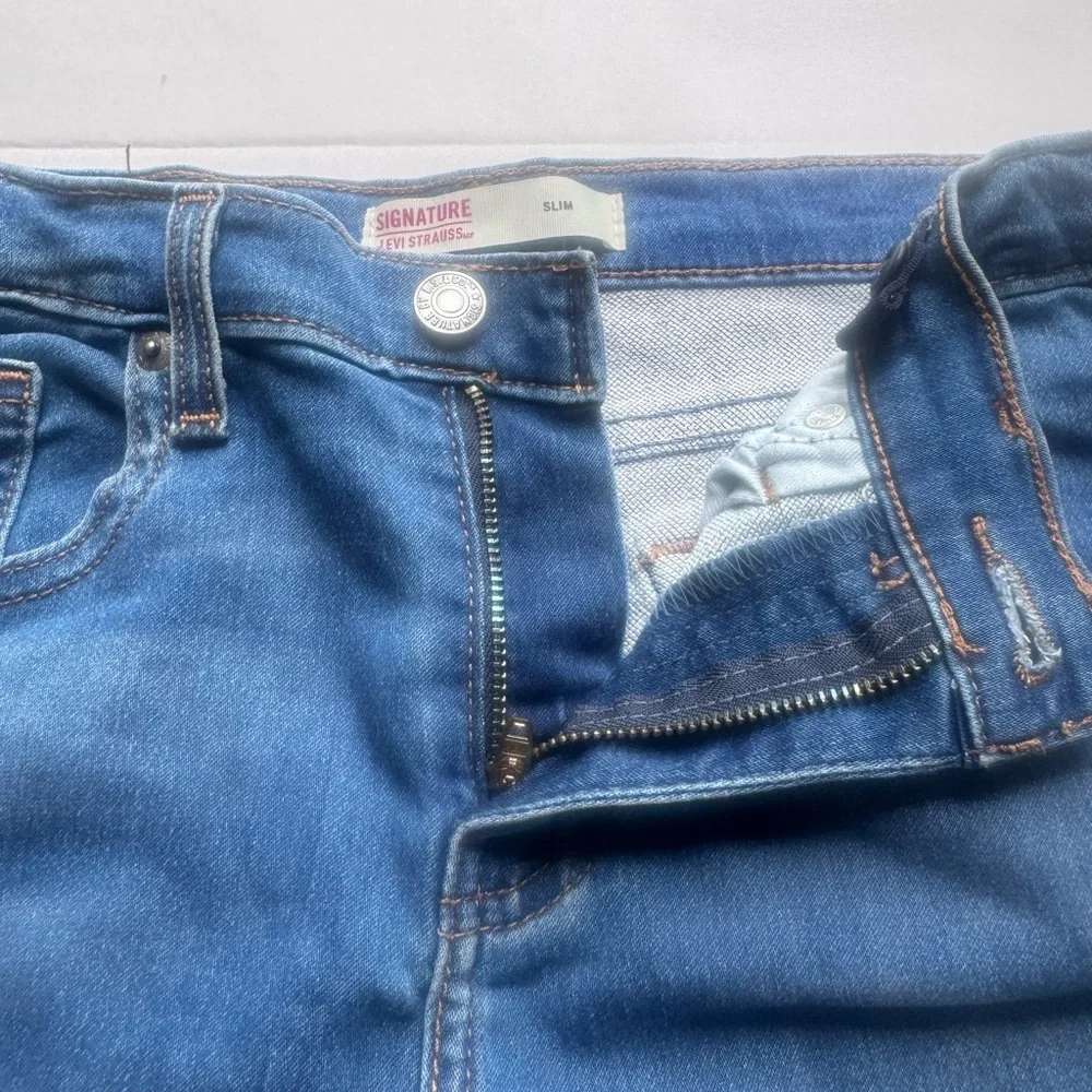 Signature Levi Strauss boys size 12‎ r slim
